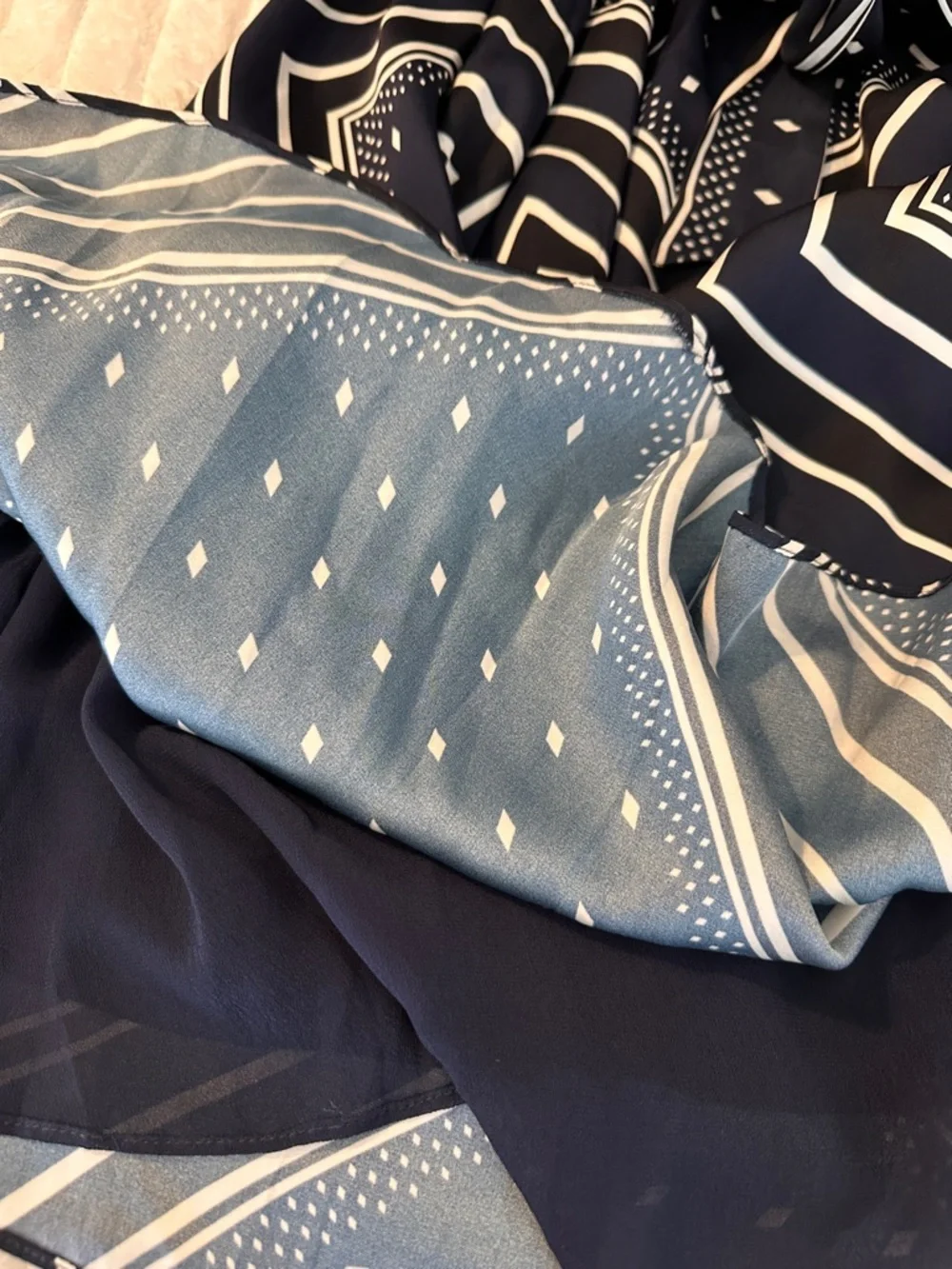 NWT ELIE TAHARI Navy Blue & White Geometric Long-Sleeve Tie-Waist Midi Dress - Picture 5 of 8